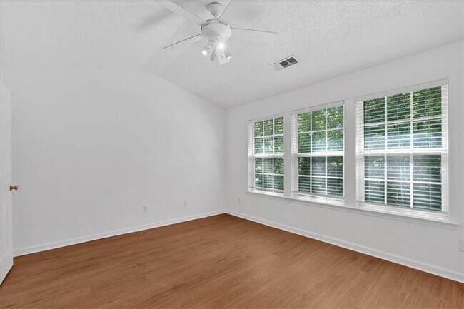 Building Photo - 13077 Region Trace