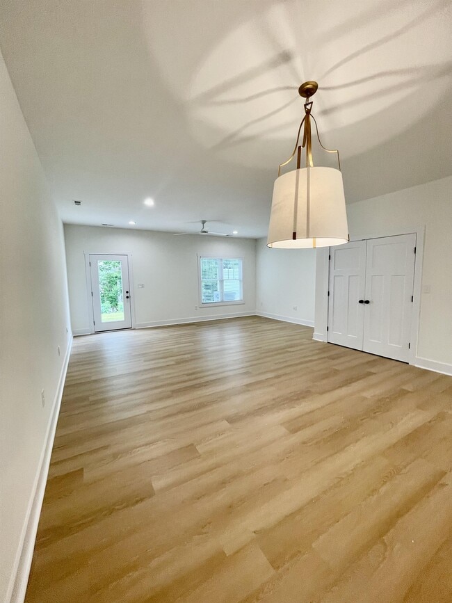 Building Photo - 556 Leesville Rd