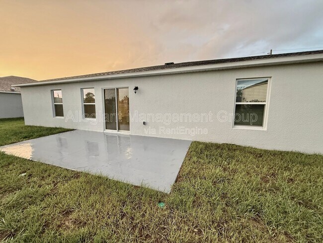 Building Photo - 313 Marquee Dr