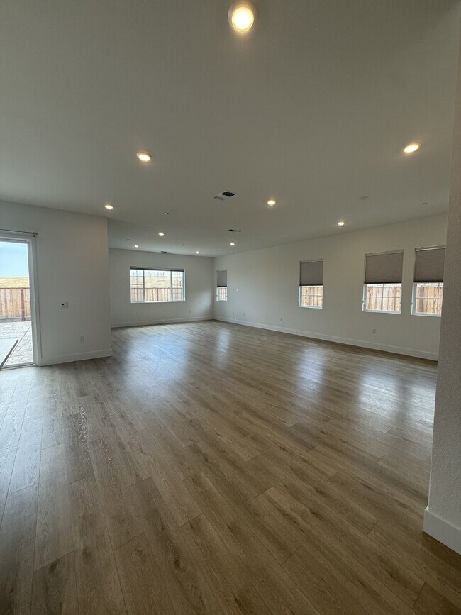 Building Photo - Brand-New 4-Bedroom Single-Story Home with Solar, Stunning Views & Open Floor Plan!