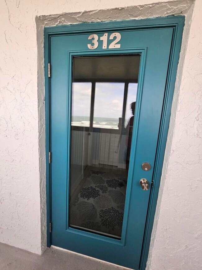 Building Photo - 1357 NE Ocean Blvd