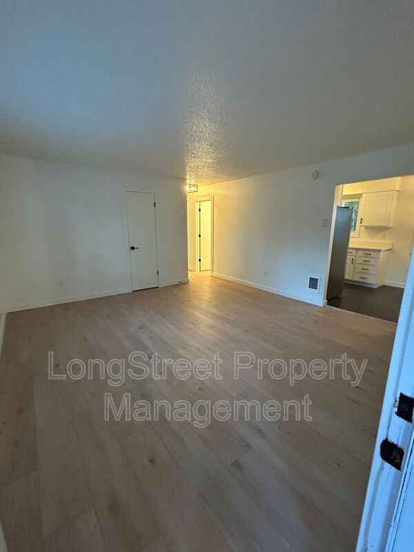 Building Photo - 11380 SW Greenburg Rd