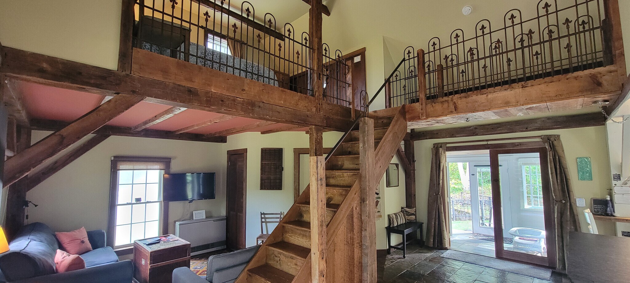 Building Photo - 50 Mountain View Estates Rd