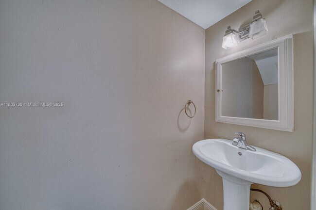 Building Photo - 4600 SW 67th Ave