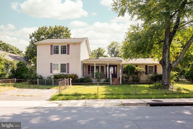 Building Photo - 303 Lincoln Ave