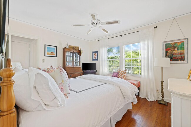 Building Photo - 325 Greymon Dr