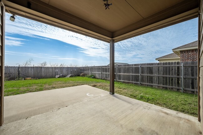 Building Photo - 422 Stoneridge Dr