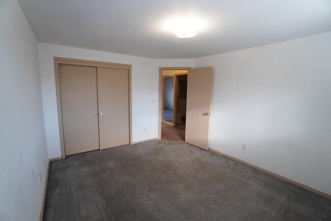 Building Photo - 11965 W Gunsmoke Dr