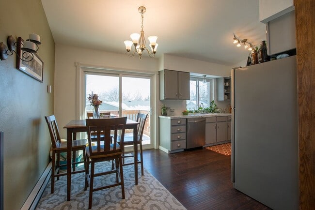 Building Photo - Charming 3-Bedroom Home on a Spacious Corn...