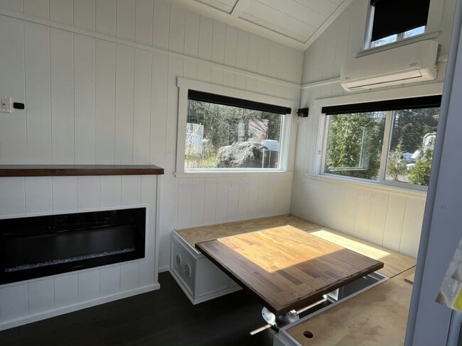 Building Photo - 65000 US-26