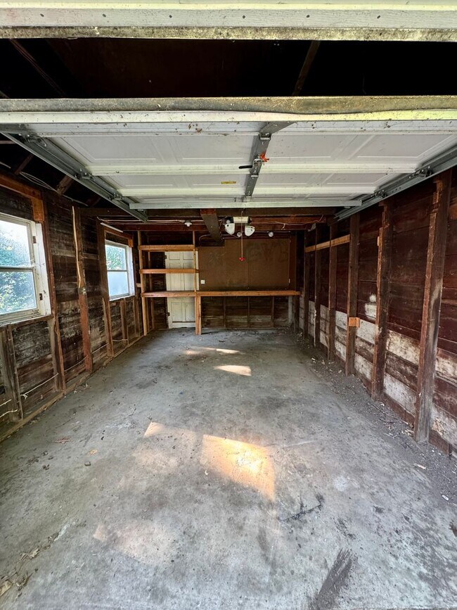 Building Photo - 3002 Woodland St