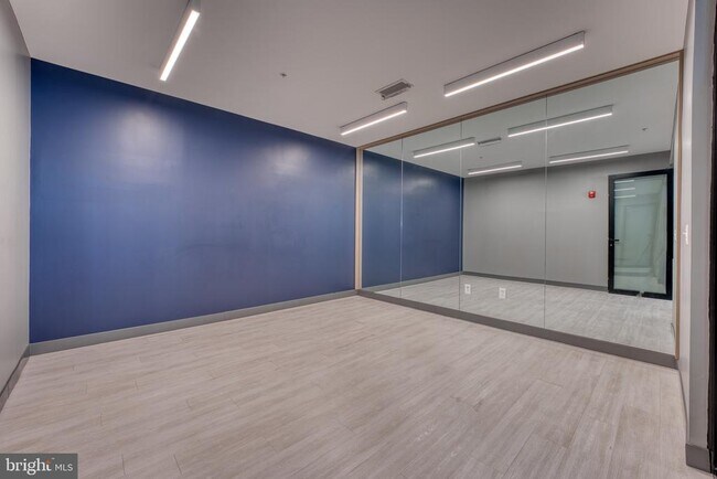 Building Photo - 635 Slaters Ln