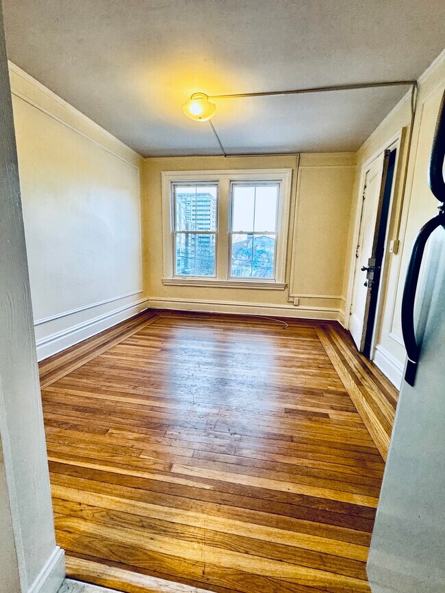 Building Photo - 25 High St