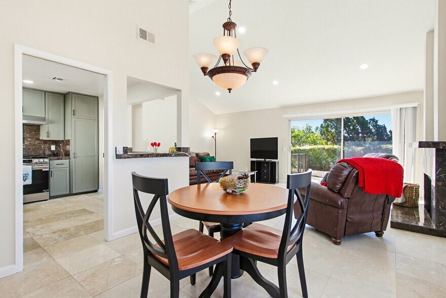 Building Photo - 17440 Plaza Cerado