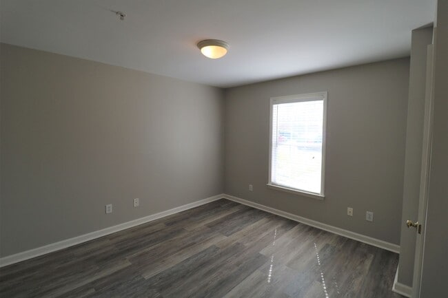 Building Photo - 111 Mill Pond Dr
