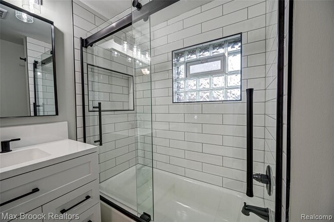 Building Photo - 409 Baldwin Ave