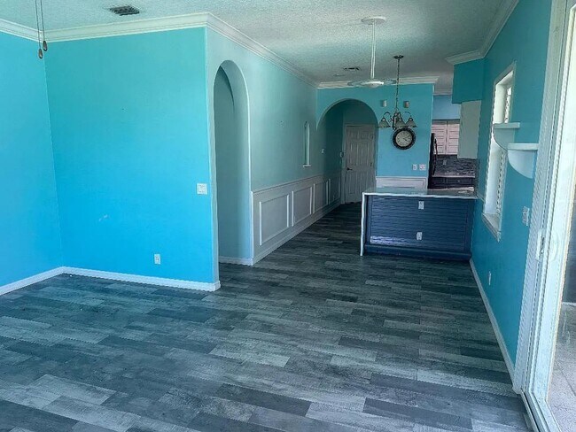 Building Photo - Beautifully Renovated Pool Home in The Acreage - 3bed | 2.5bath