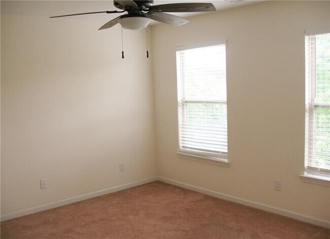 Building Photo - 7255 Rocking Horse Ln