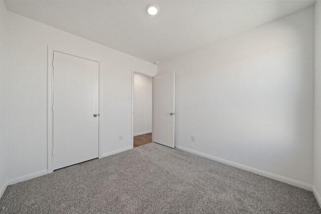 Building Photo - 12327 Sword Point Ct