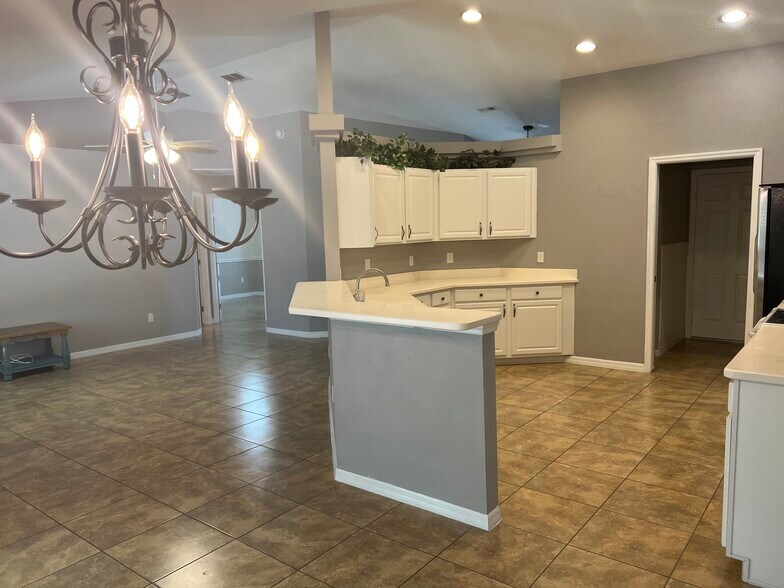 Building Photo - 4585 NW 48th Ln