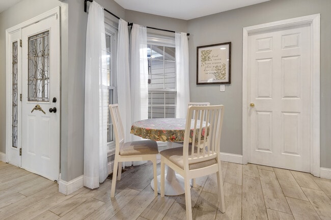 Building Photo - 1437 Whitman Ct