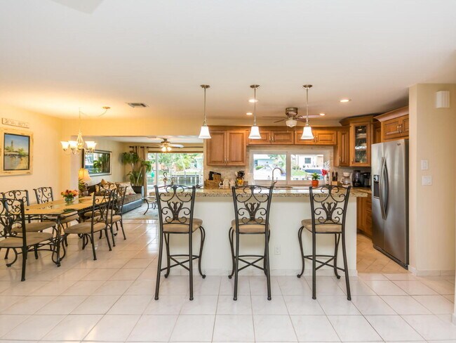 Building Photo - 4930 NE 27th Ave