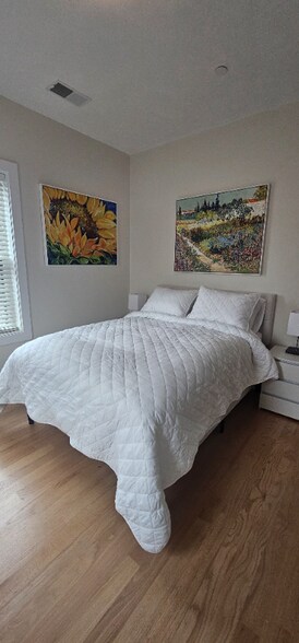 Building Photo - 15 Hadley Pl