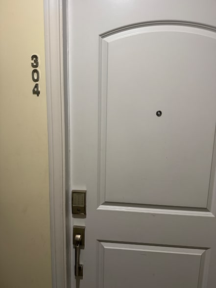 Building Photo - 953 Normandie Ave