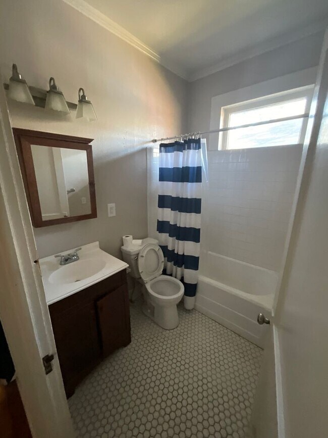 Building Photo - 2310 Scovell-A