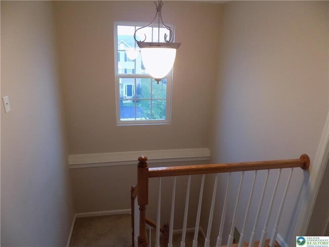 Building Photo - 1145 Sparrow Way