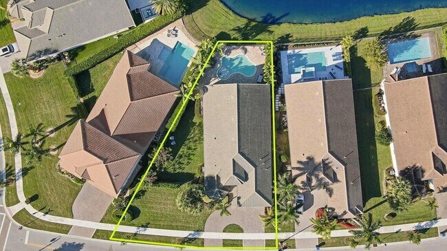 Building Photo - 510 Carrara Ct