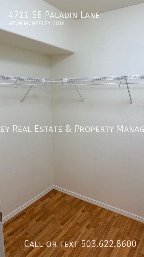 Building Photo - 4711 SE Paladin Ln