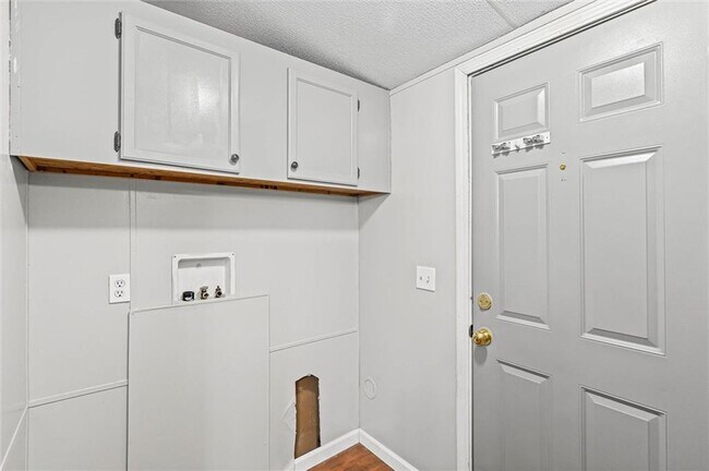 Building Photo - 3220 Odom Rd
