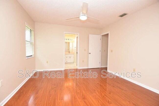 Building Photo - 2210 Harbor Town Ln