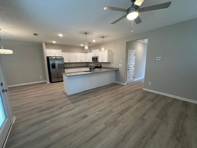 Building Photo - MOVE IN SPECIAL....BRAND NEW Townhome in S...