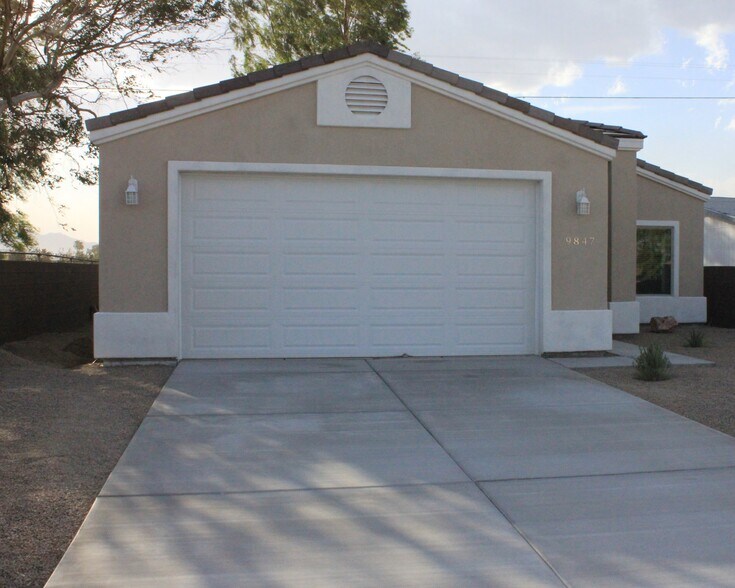Primary Photo - 9847 S Prescott Dr