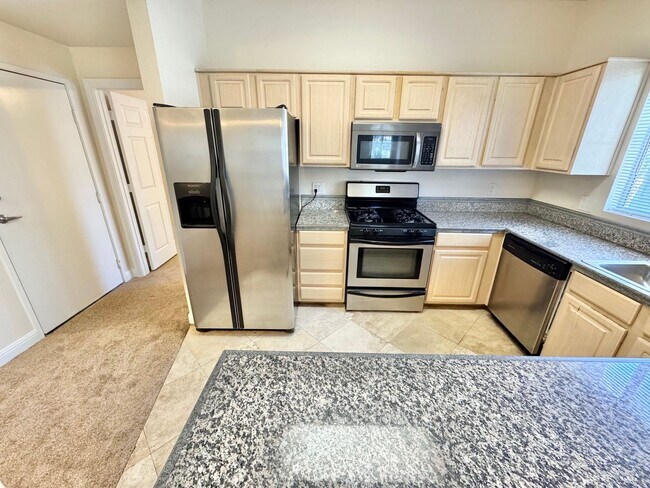 Building Photo - Inviting Condo with Open Floor Plan in Southwest Las Vegas