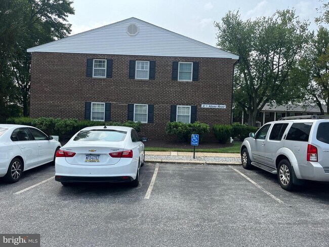 Building Photo - 4701 Pennell Rd