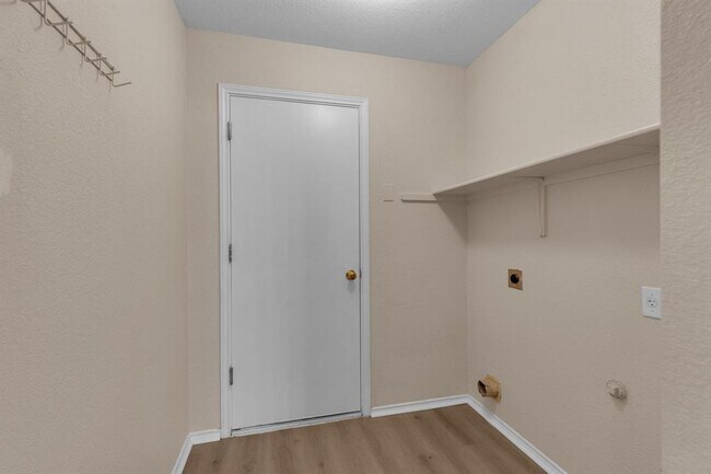 Building Photo - 111 David Dr
