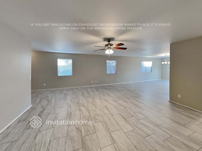 Building Photo - 1039 E Desert Moon Trail