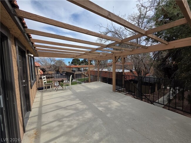 Building Photo - 241 Misty Isle Ln