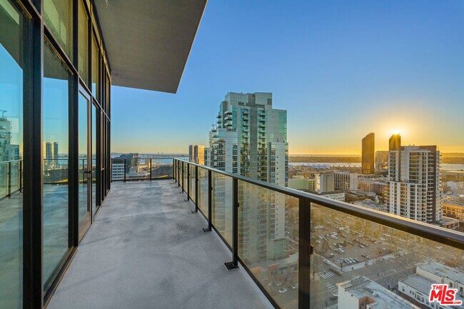 Building Photo - 675 Ninth Ave