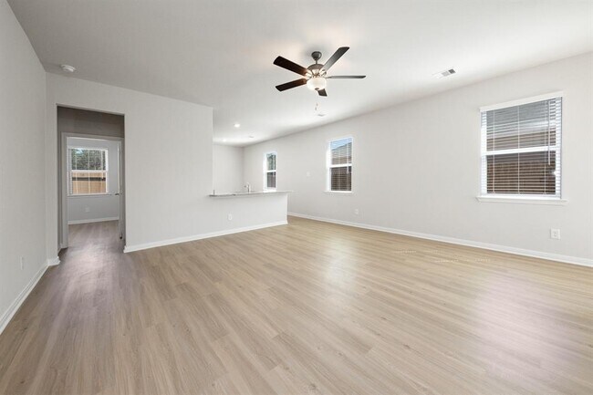 Building Photo - 15431 Maple Ter Dr