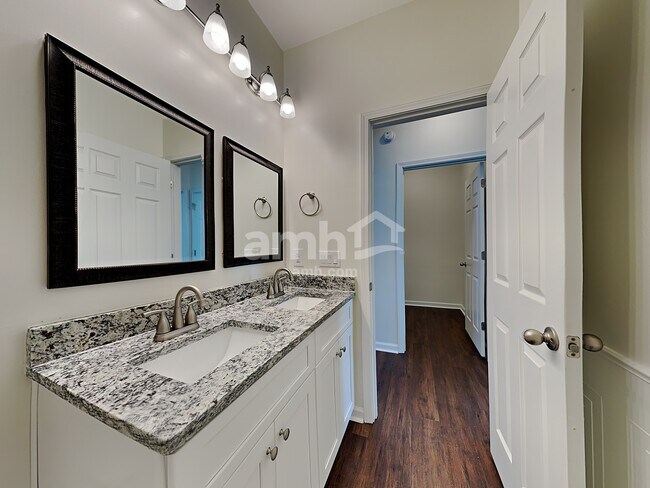 Building Photo - 391 Southwilde Way