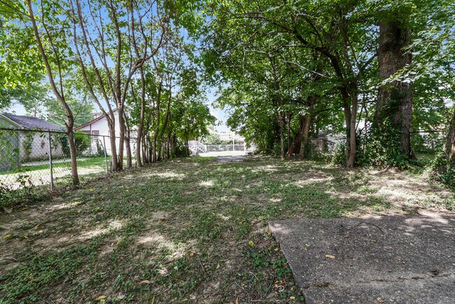 Building Photo - 106 N 40th St