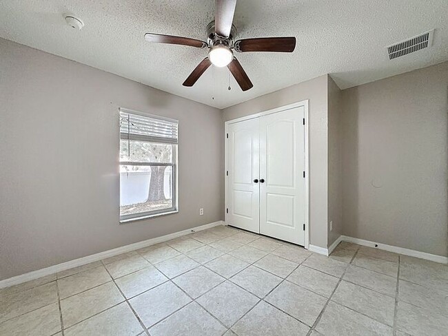 Building Photo - Charming 3-Bedroom Rental in Poinciana