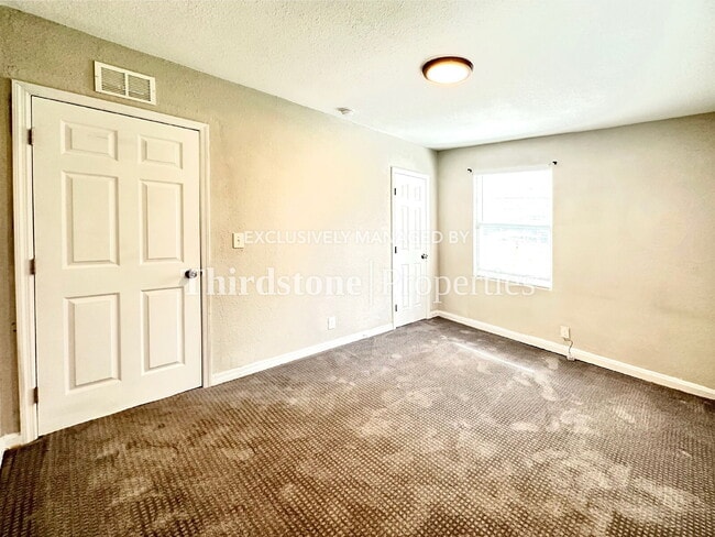 Building Photo - 2748 Gilmore St