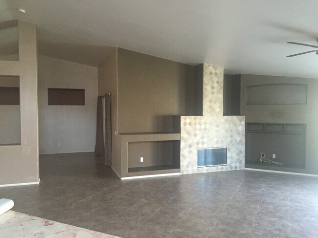 Building Photo - 41250 Doak St