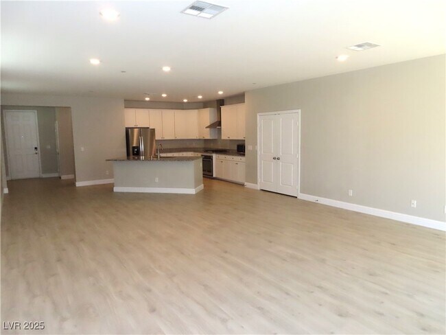 Building Photo - 2771 Alta Vista St