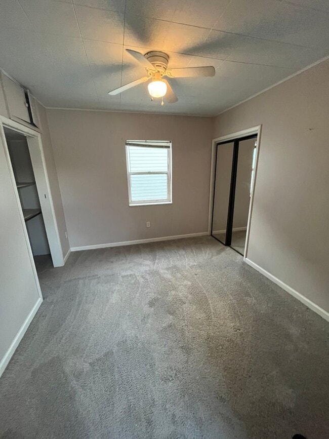 Building Photo - Three Bed, Two Bath with 2 Car Garage in N...